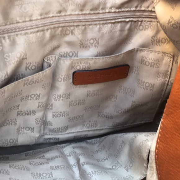 Michael Kors Millbrook Canvas Tiger Shoulder Bag Purse - Picture 5 of 15